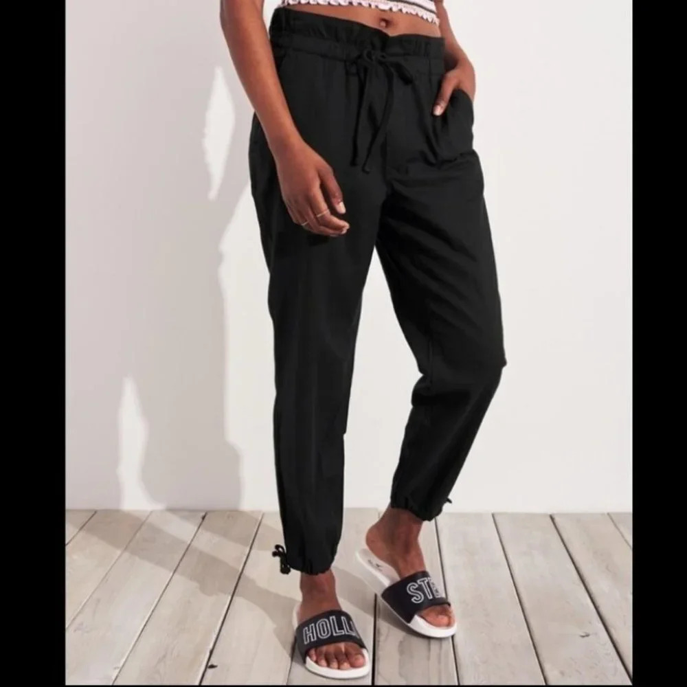 Hollister Ultra High Rise Paperbag Jogger  Pants